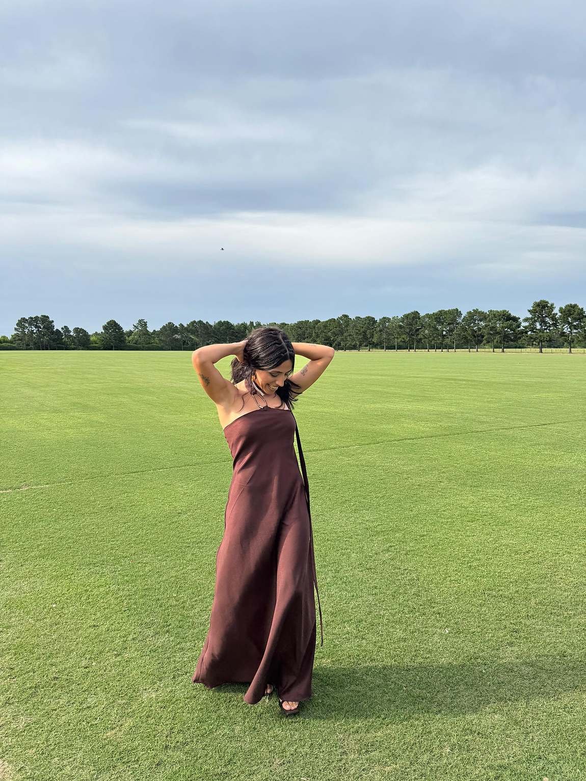 Vestido Julieta, largo en satén bordó, CM Atelier